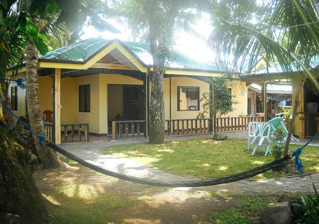 Reddoorz At July'S Haven Seaside Pension Camiguin Mambajao Exterior foto